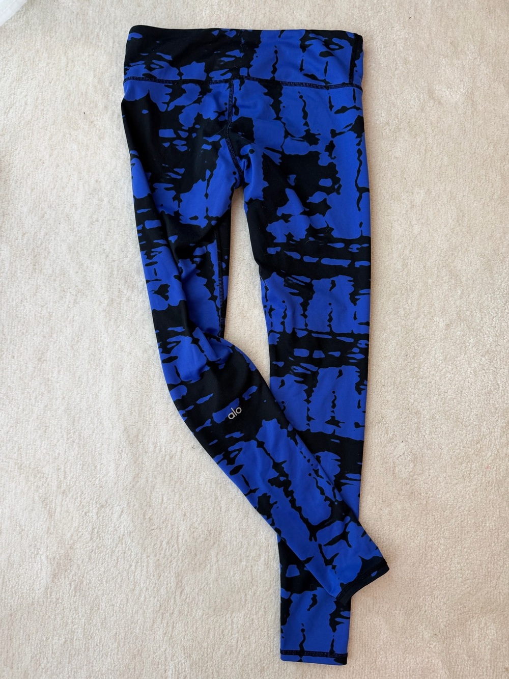 ALO Yoga Blue and Black Tie-Dye Leggings
